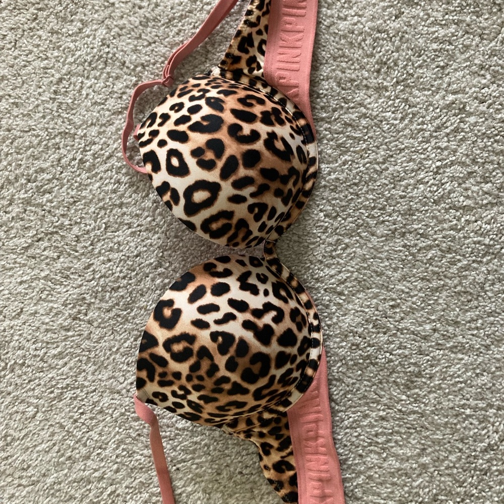 Victoria’s Secret Push up Bra 
Wear everywhere bra
Size 34C